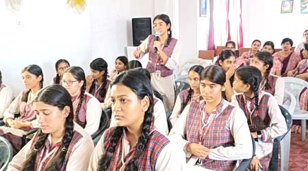 ”बालिकाओं द्वारा असुरक्षित स्थानों के चिन्हीकरण“ ”बालिकाओं द्वारा असुरक्षित स्थानों के चिन्हीकरण“