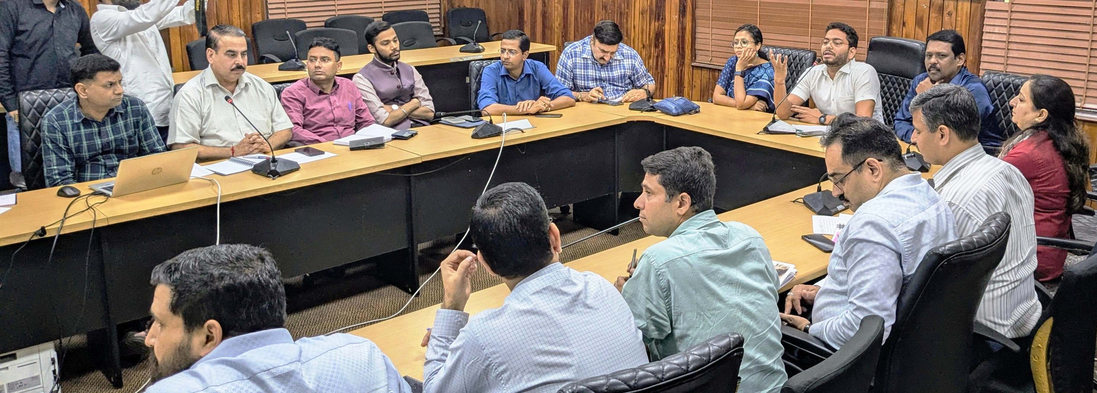 जम्मू में ईवीएम रैंडमाइजेशन का दूसरा दौर आयोजित जम्मू में ईवीएम रैंडमाइजेशन का दूसरा दौर आयोजित