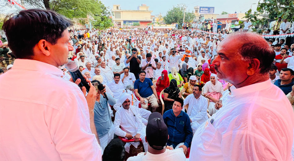 19 Snp-4 सोनीपत: जनसभा में खरखौदा से कांग्रेस उम्मीदवार के साथ दीपेंद्र हुड्डा 19 Snp-4 सोनीपत: जनसभा में खरखौदा से कांग्रेस उम्मीदवार के साथ दीपेंद्र हुड्डा