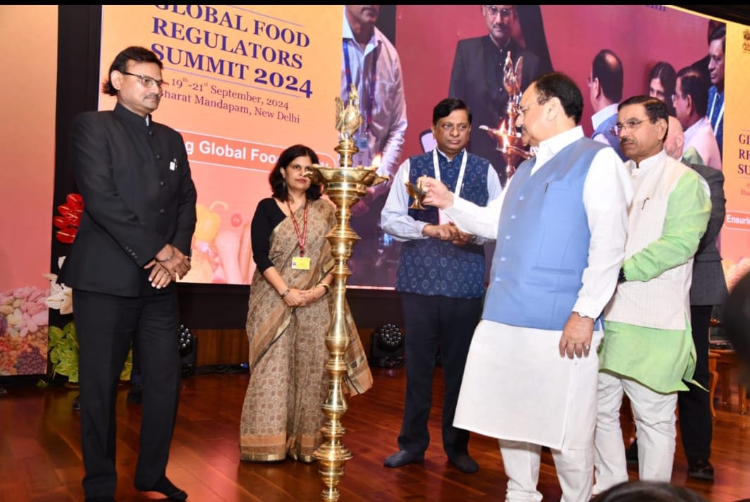 एफएसएसएआई द्वारा आयोजित वैश्विक खाद्य नियामक शिखर सम्मेलन 2024 के दूसरे संस्करण का उद्घाटन करते हुए जेपी नड्डा