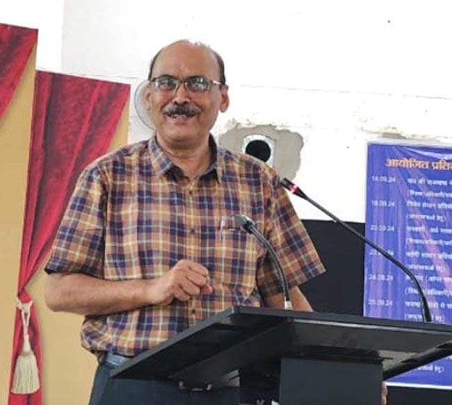 प्रो संतोष भदौरिया प्रो संतोष भदौरिया