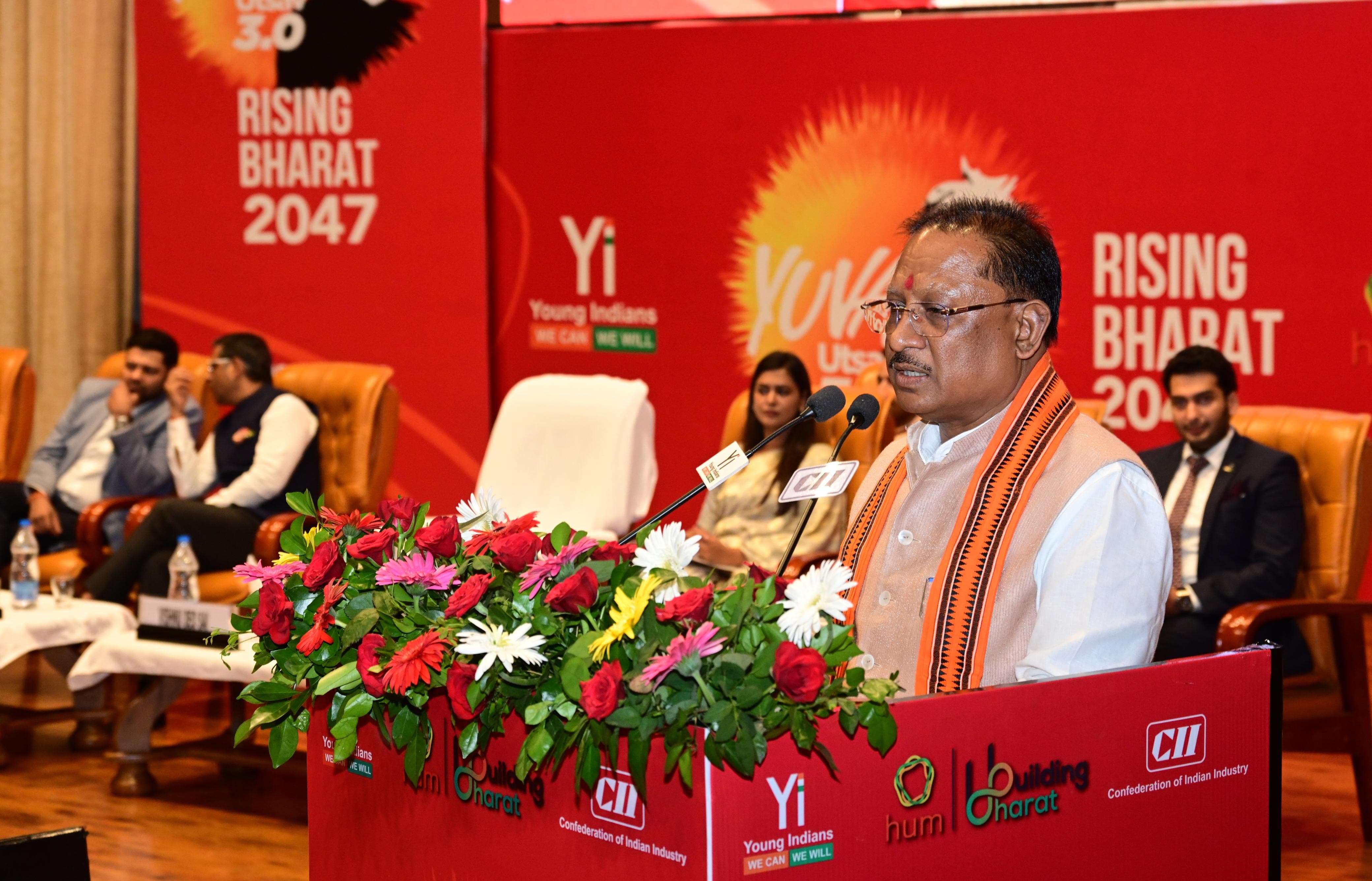 मुख्यमंत्री विष्णु देव साय युवा उत्सव को संबोधित करते हुए मुख्यमंत्री विष्णु देव साय युवा उत्सव को संबोधित करते हुए