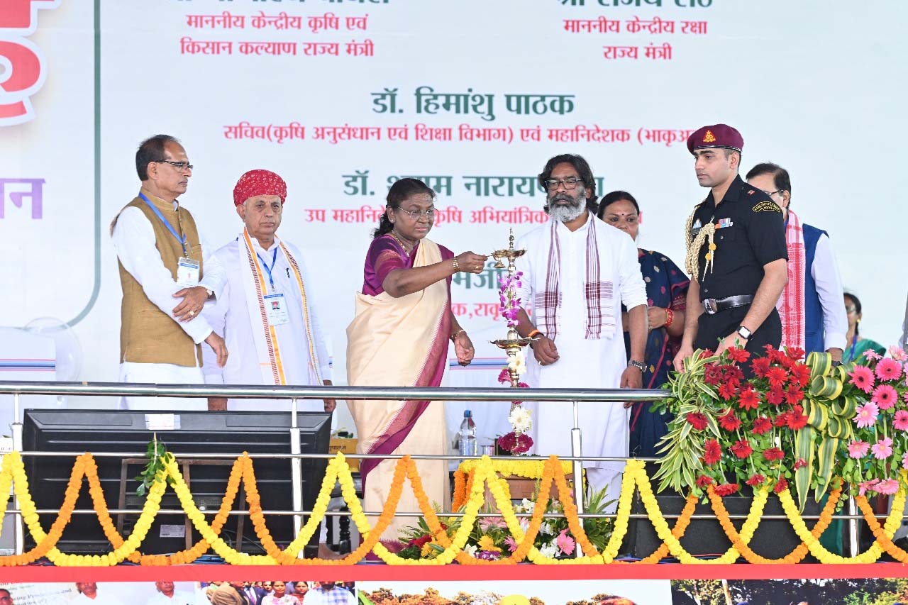 राष्ट्रपति, मुख्यमंत्री, केन्द्रीय मंत्री शिवराज सिंह चाैहान सहित अनय् राष्ट्रपति, मुख्यमंत्री, केन्द्रीय मंत्री शिवराज सिंह चाैहान सहित अनय्