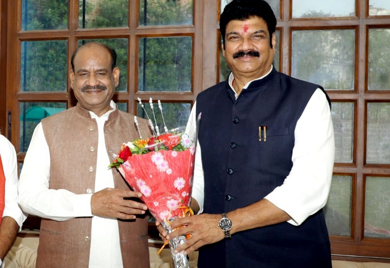 मप्रः लोकसभा अध्यक्ष ओम बिरला ने भाग्योदय तीर्थ पहुंचकर लिया मुनिश्री का आशीर्वाद मप्रः लोकसभा अध्यक्ष ओम बिरला ने भाग्योदय तीर्थ पहुंचकर लिया मुनिश्री का आशीर्वाद