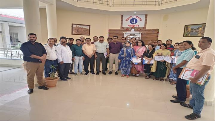 ग्वालियरः आयुष्मान पखवाड़ा के तहत जेएएच में हुआ आयुष्मान शपथ ग्रहण कार्यक्रम का आयोजन ग्वालियरः आयुष्मान पखवाड़ा के तहत जेएएच में हुआ आयुष्मान शपथ ग्रहण कार्यक्रम का आयोजन