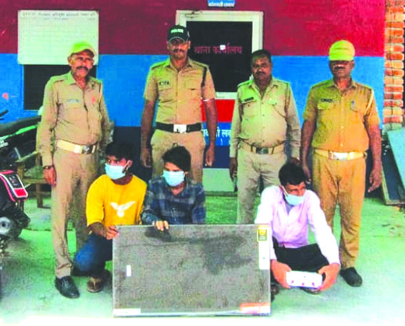 पुलिस गिरफ्त में आरोपित