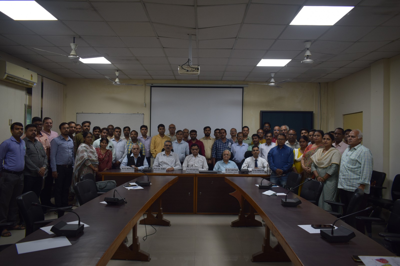 बीएचयू के स्टाफ डेवलपमेंट सेल के लिए प्रशिक्षण सत्र: फोटो बच्चा गुप्ता बीएचयू के स्टाफ डेवलपमेंट सेल के लिए प्रशिक्षण सत्र: फोटो बच्चा गुप्ता
