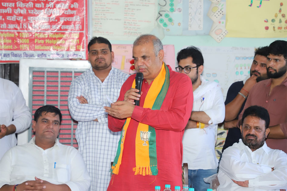 22 Snp-1 सोनीपत: चुनाव प्रचार अभियान के अंतर्गत देवेंद्र कौशिक 22 Snp-1 सोनीपत: चुनाव प्रचार अभियान के अंतर्गत देवेंद्र कौशिक