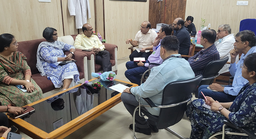 पश्चिमी राजस्थान के विभिन्न जिलों सहित हरियाणा और पंजाब के मरीज आते है बीकानेर, अस्पताल की सभी व्यवस्थाएं चाक-चौबंद रखें : प्रभारी सचिव कृष्ण कुणाल पश्चिमी राजस्थान के विभिन्न जिलों सहित हरियाणा और पंजाब के मरीज आते है बीकानेर, अस्पताल की सभी व्यवस्थाएं चाक-चौबंद रखें : प्रभारी सचिव कृष्ण कुणाल