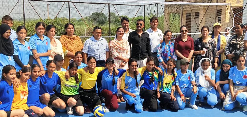 स्वीप पहल ने अंडर-19 गर्ल्स वॉलीबॉल चैम्पियनशिप के माध्यम से मतदाता जागरूकता को बढ़ावा दिया स्वीप पहल ने अंडर-19 गर्ल्स वॉलीबॉल चैम्पियनशिप के माध्यम से मतदाता जागरूकता को बढ़ावा दिया