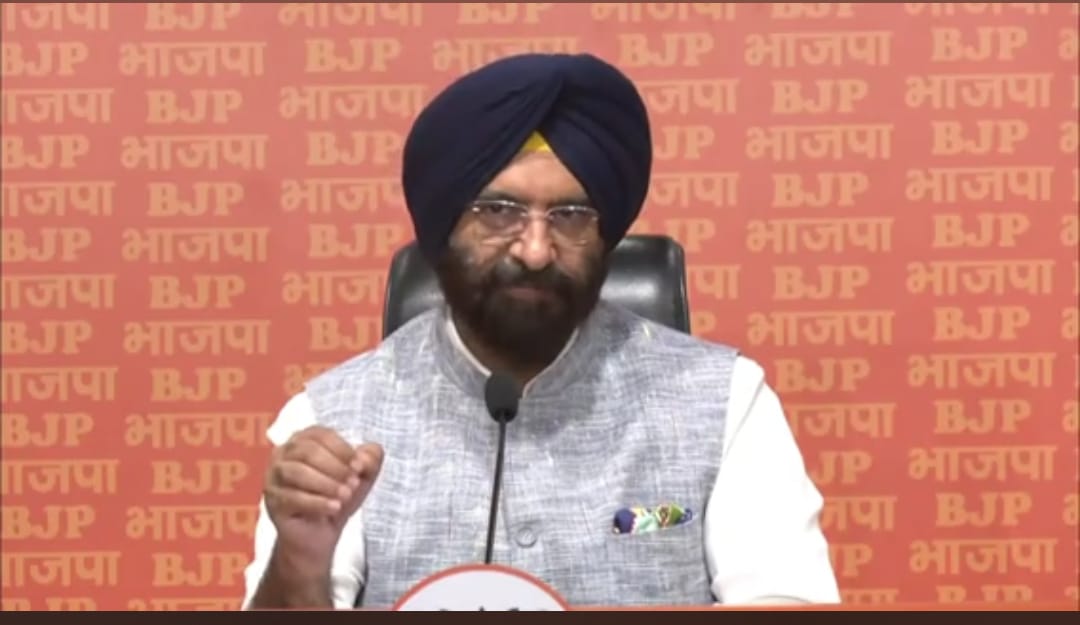 भाजपा राष्ट्रीय सचिव मजिंदर सिरसा प्रेसवार्ता को संबोथित करते हुए भाजपा राष्ट्रीय सचिव मजिंदर सिरसा प्रेसवार्ता को संबोथित करते हुए