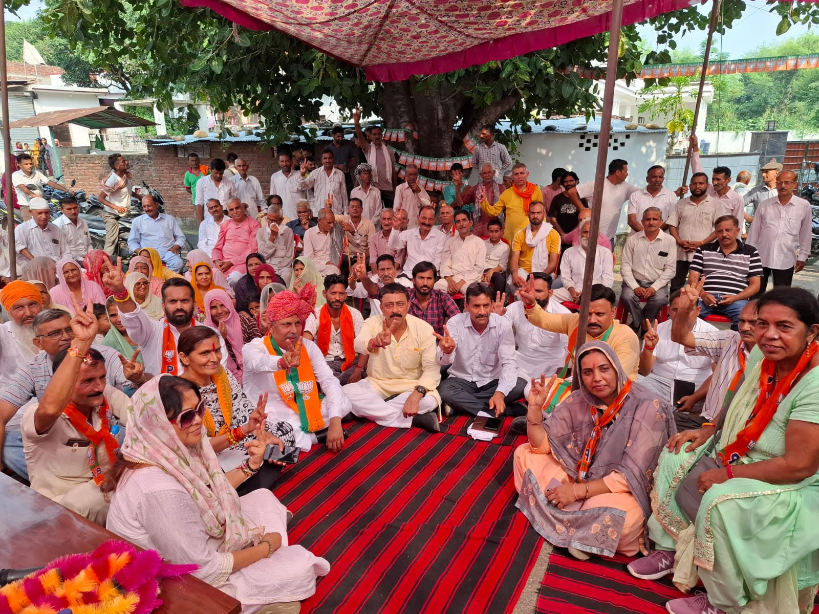 BJP candidate Dr. Bharat Bhushan held rapid meetings in various villages