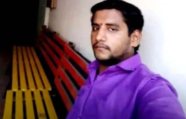 बदलापुर स्कूल दुष्कर्म मामले के आरोपित अक्षय शिंदे की पुलिस एनकाउंटर में मौत बदलापुर स्कूल दुष्कर्म मामले के आरोपित अक्षय शिंदे की पुलिस एनकाउंटर में मौत