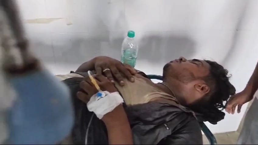 अररिया फोटो:ट्रेन से घायल युवक अस्पताल में अररिया फोटो:ट्रेन से घायल युवक अस्पताल में