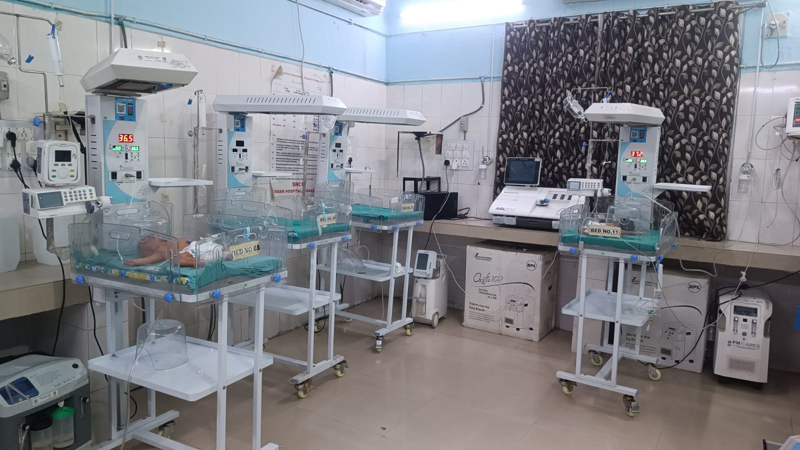 एसएनसीयू में एक दिन की नन्ही परी को मिला जीवनदान एसएनसीयू में एक दिन की नन्ही परी को मिला जीवनदान