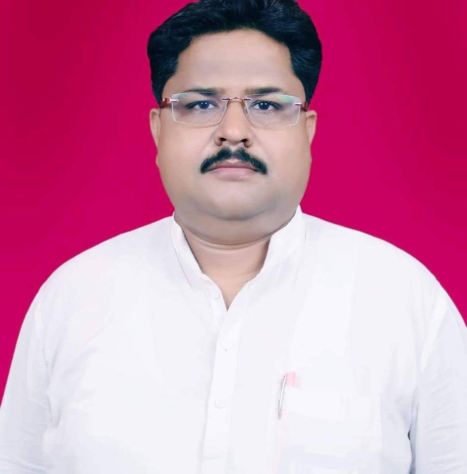 महेश कश्यप की फाइल फोटो महेश कश्यप की फाइल फोटो