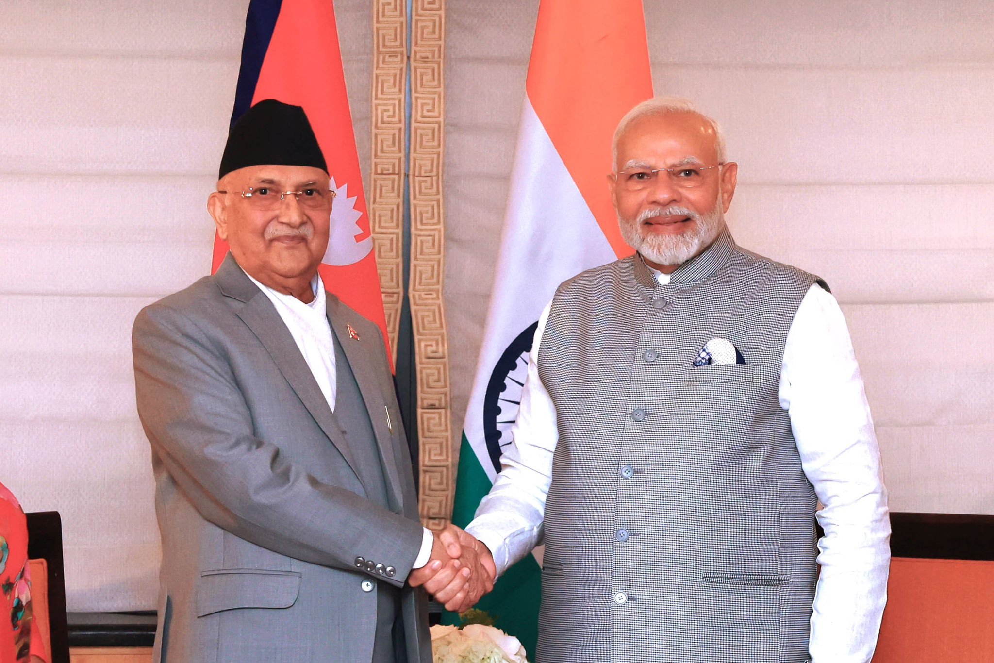 न्यूयॉर्क में मोदी ओली मुलाकात न्यूयॉर्क में मोदी ओली मुलाकात