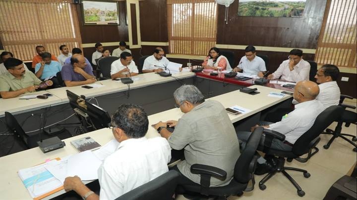 ग्वालियरः प्रभारी कलेक्टर ने की अतिवर्षा से प्रभावित परिवारों को राहत वितरण कार्य की समीक्षा ग्वालियरः प्रभारी कलेक्टर ने की अतिवर्षा से प्रभावित परिवारों को राहत वितरण कार्य की समीक्षा