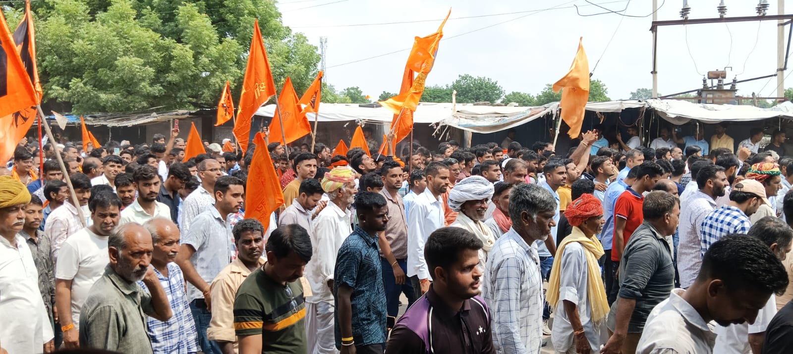 हिन्दू आबादी में मदरसा आवंटन के खिलाफ मावली बंद हिन्दू आबादी में मदरसा आवंटन के खिलाफ मावली बंद