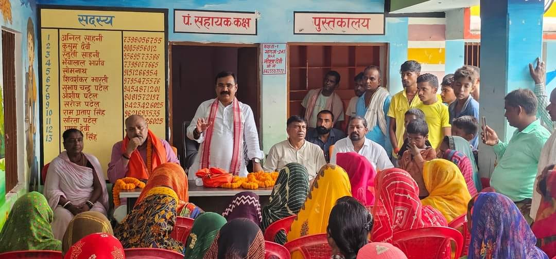 कार्यक्रम में काशी क्षेत्र अध्यक्ष कार्यक्रम में काशी क्षेत्र अध्यक्ष