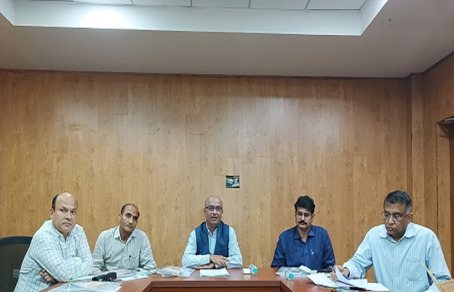 यूजेवीएन लिमिटेड के मुख्यालय उज्ज्वल में निगम के प्रबंध निदेशक डॉ संदीप सिंघल पत्रकारों से बातचीत करते हुए। यूजेवीएन लिमिटेड के मुख्यालय उज्ज्वल में निगम के प्रबंध निदेशक डॉ संदीप सिंघल पत्रकारों से बातचीत करते हुए।