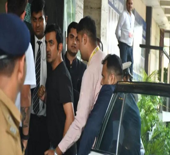भारत और बांग्लादेश की क्रिकेट टीमें पहुंची कानपुर भारत और बांग्लादेश की क्रिकेट टीमें पहुंची कानपुर