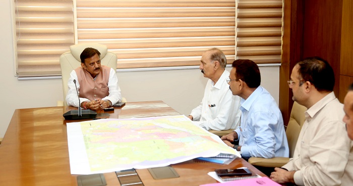 उप मुख्यमंत्री राजेन्द्र शुक्ल ने विंध्य क्षेत्र संबंधी जल संसाधन विभाग की सिंचाई परियोजनाओं की समीक्षा की उप मुख्यमंत्री राजेन्द्र शुक्ल ने विंध्य क्षेत्र संबंधी जल संसाधन विभाग की सिंचाई परियोजनाओं की समीक्षा की