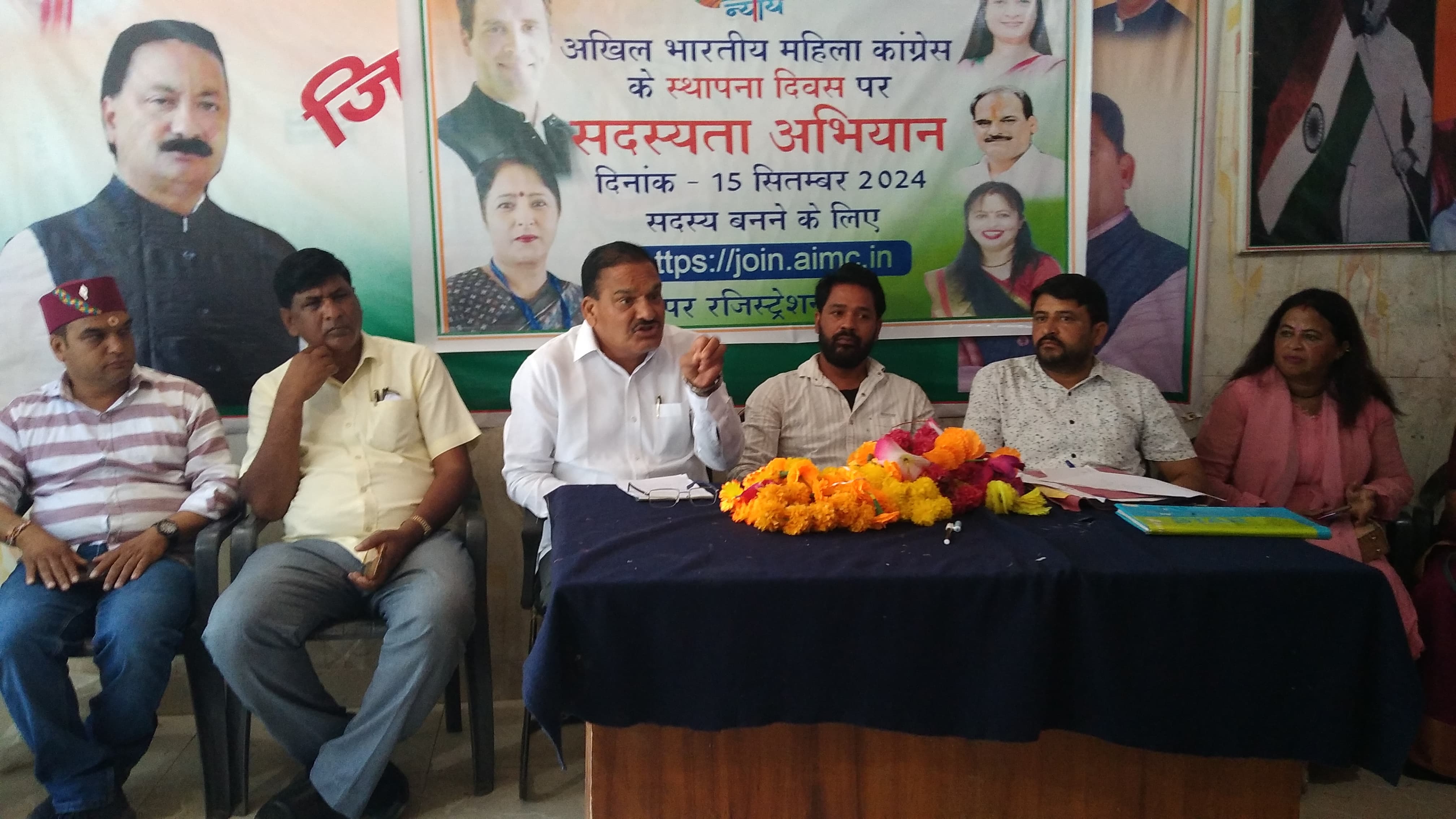 फोटो कैप्शन-25 एनटीएच 21--नई टिहरी में मंगलवार को प्रतापनगर विधायक ने टिहरी कांग्रेस कार्यालय में पत्रकारों को संबोधित किया। फोटो कैप्शन-25 एनटीएच 21--नई टिहरी में मंगलवार को प्रतापनगर विधायक ने टिहरी कांग्रेस कार्यालय में पत्रकारों को संबोधित किया।