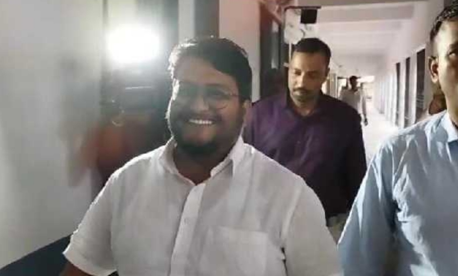 आरोपित की तस्वीर आरोपित की तस्वीर