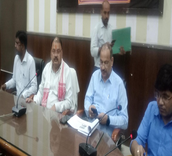 बाल भिक्षावृत्ति रोकने के लिए योगी सरकार गंभीर, ऐसे परिवारों को सरकार दे रही चार हजार रुपए: देवेन्द्र शर्मा बाल भिक्षावृत्ति रोकने के लिए योगी सरकार गंभीर, ऐसे परिवारों को सरकार दे रही चार हजार रुपए: देवेन्द्र शर्मा