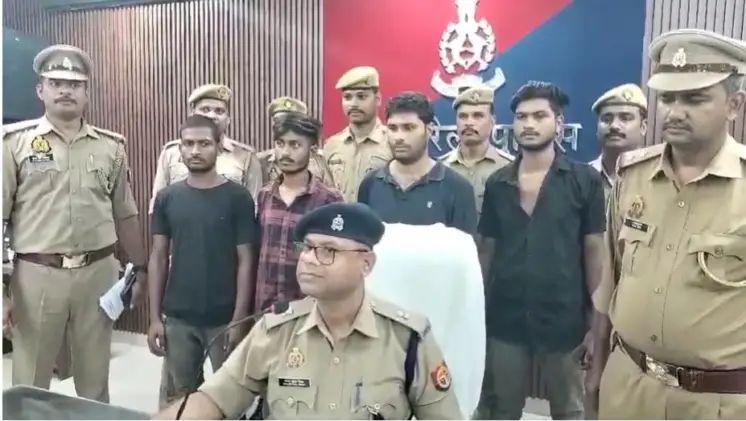 खुलासा करते अपर पुलिस अधीक्षक खुलासा करते अपर पुलिस अधीक्षक