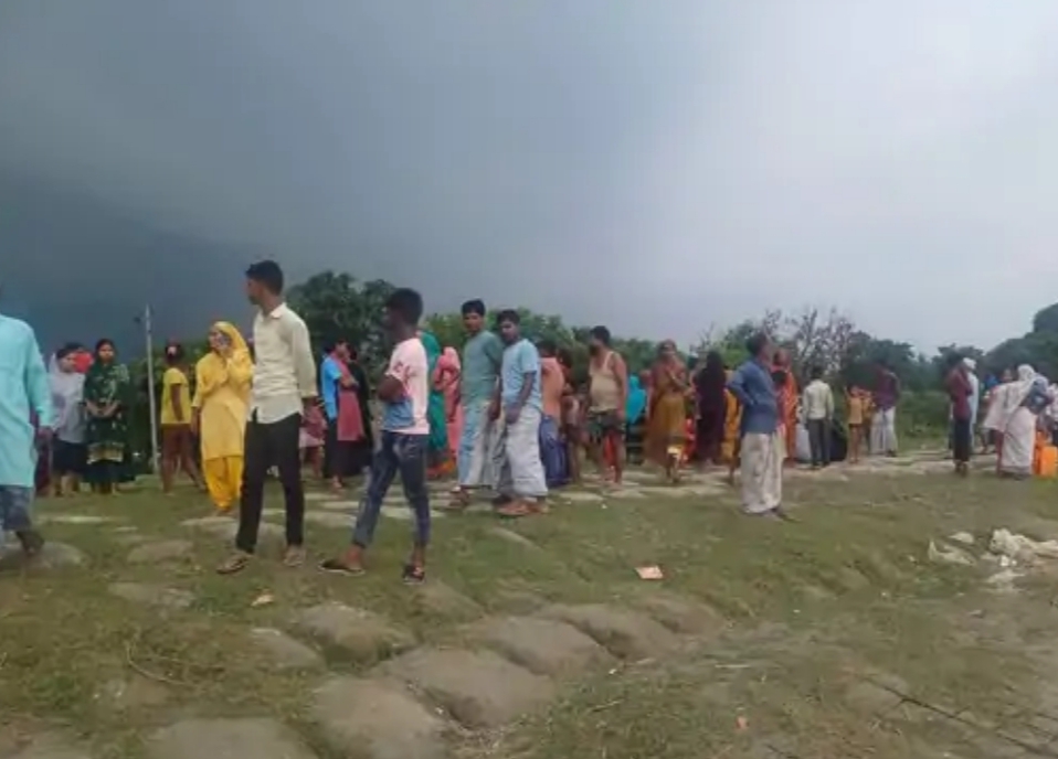 कनकई नदी में डूबी महिला, तलाश जारी कनकई नदी में डूबी महिला, तलाश जारी