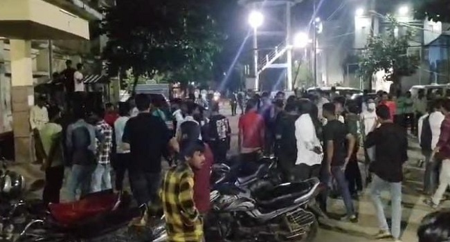 मक्सी में दो पक्षों के बीच पथराव के बाद तनाव की स्थिति