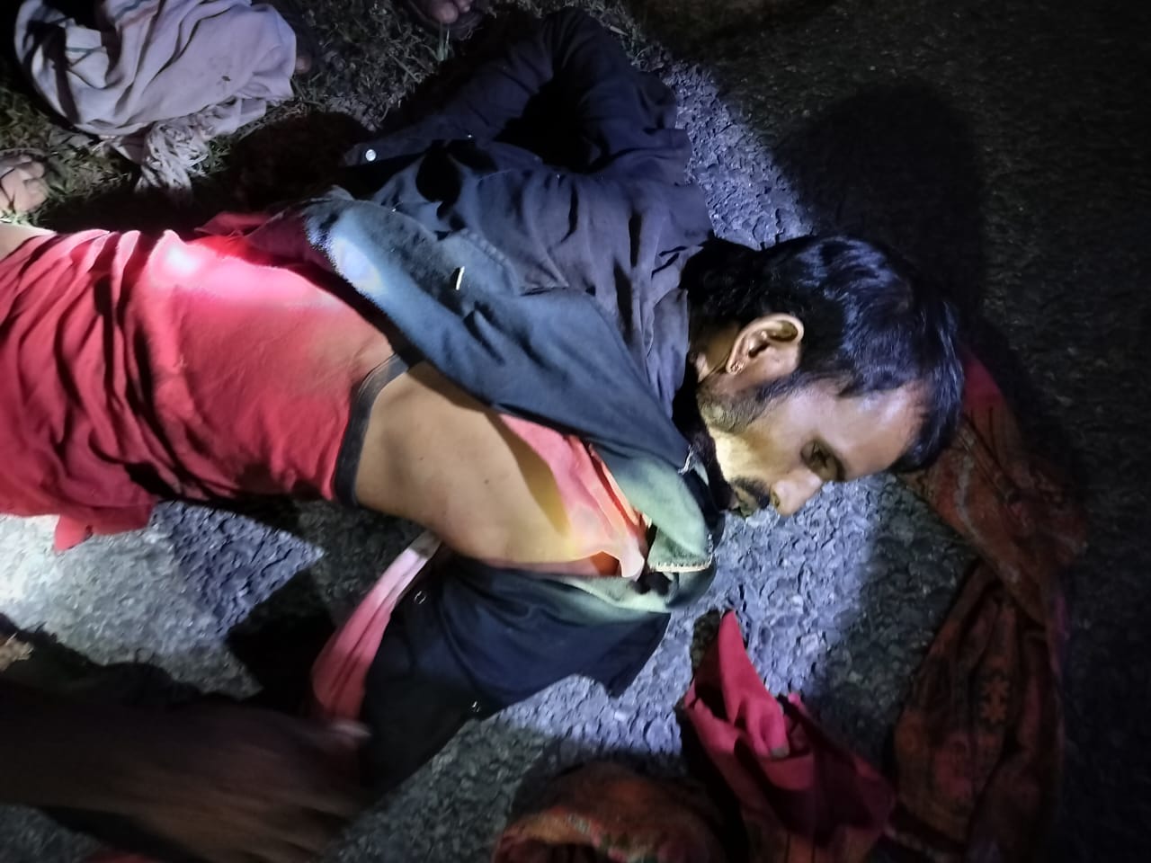 लसाड़िया में आदिवासी युवक की गला रेत कर हत्या लसाड़िया में आदिवासी युवक की गला रेत कर हत्या