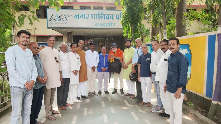 भारतीय सनातन संस्कृति का अध्ययन करने स्पेन से मंदसौर आए जेवियर भारतीय सनातन संस्कृति का अध्ययन करने स्पेन से मंदसौर आए जेवियर