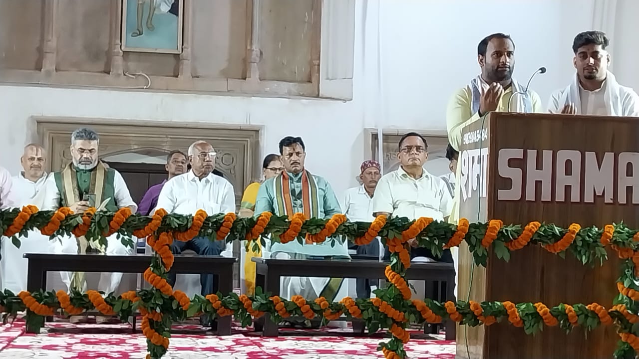 दीक्षान्त समारोह का पूर्वाभ्यास: फोटो बच्चा गुप्ता दीक्षान्त समारोह का पूर्वाभ्यास: फोटो बच्चा गुप्ता