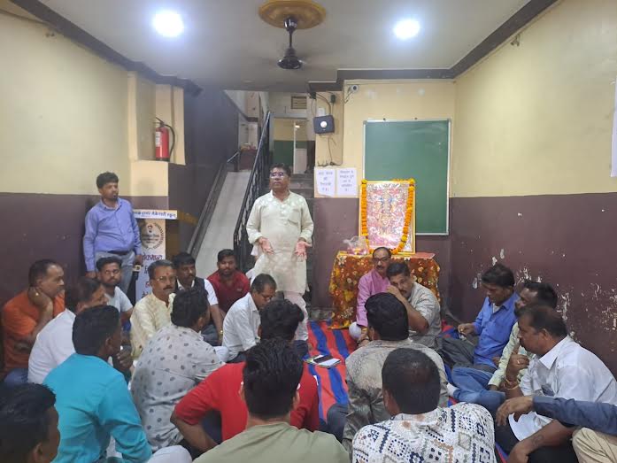 नवरात्रि पर्व को लेकर गरबा मण्डल की बैठक हुई गरबा परिसर में फिल्मी व अश्लील गीतों पर रहेगा पूर्णत: प्रतिबंध नवरात्रि पर्व को लेकर गरबा मण्डल की बैठक हुई गरबा परिसर में फिल्मी व अश्लील गीतों पर रहेगा पूर्णत: प्रतिबंध
