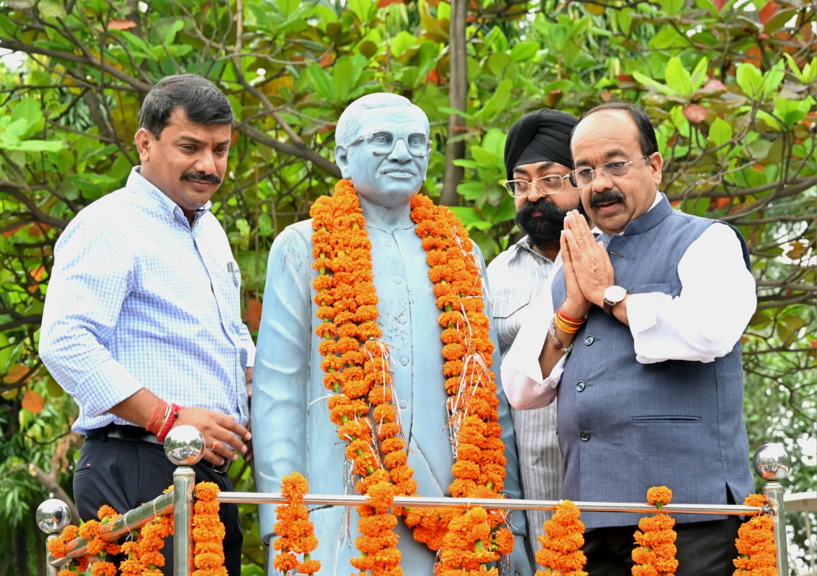 उपमुख्यमंत्री अरुण साव ने पंडित दीनदयाल उपाध्याय की जयंती पर उन्हें नमन किया उपमुख्यमंत्री अरुण साव ने पंडित दीनदयाल उपाध्याय की जयंती पर उन्हें नमन किया