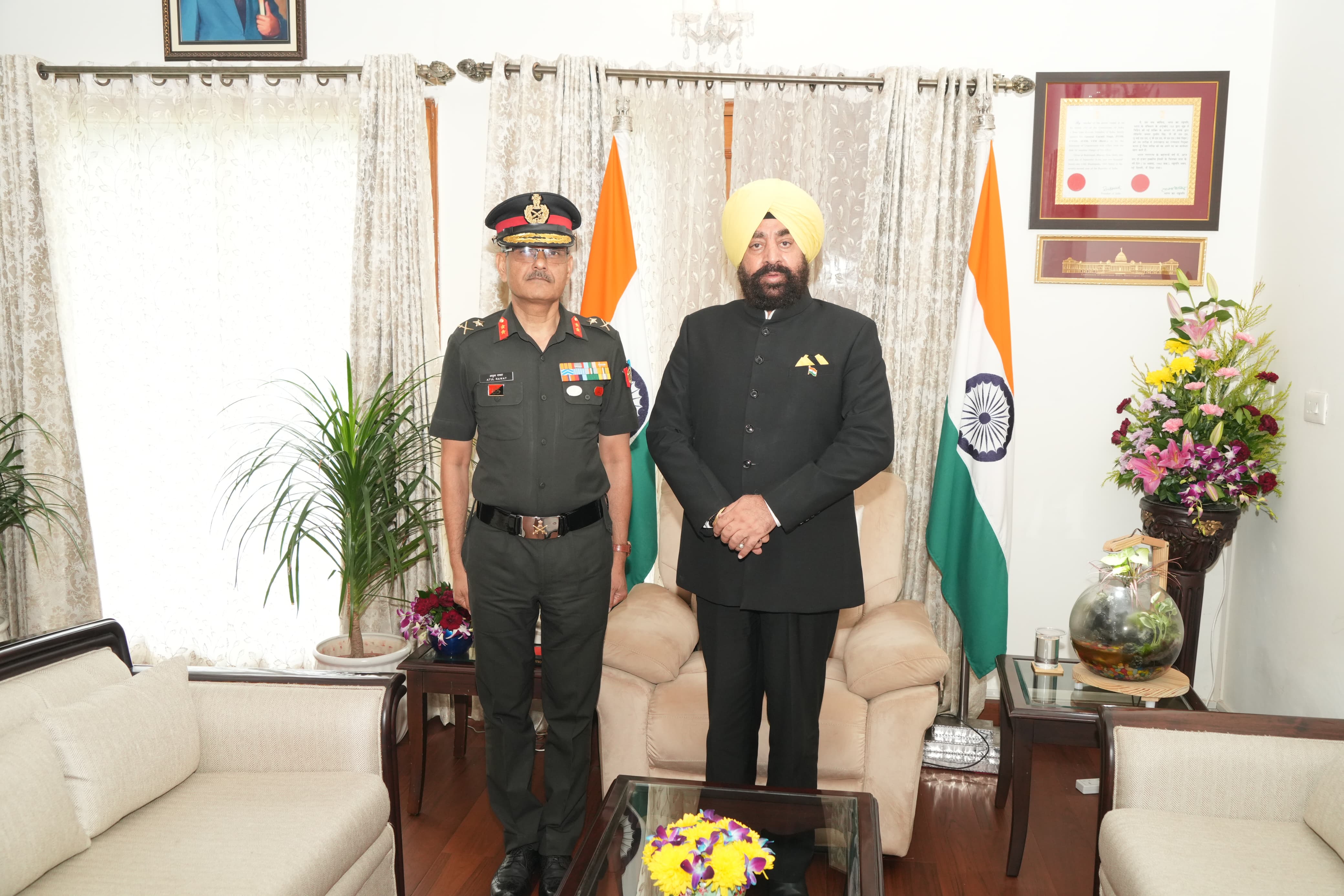 राज्यपाल लेफ्टिनेंट जनरल गुरमीत सिंह (से.नि.) से गुरूवार को राजभवन में अपर महानिदेशक एनसीसी,मुख्यालय देहरादून मेजर जनरल अतुल रावत मुलाकात की। राज्यपाल लेफ्टिनेंट जनरल गुरमीत सिंह (से.नि.) से गुरूवार को राजभवन में अपर महानिदेशक एनसीसी,मुख्यालय देहरादून मेजर जनरल अतुल रावत मुलाकात की।