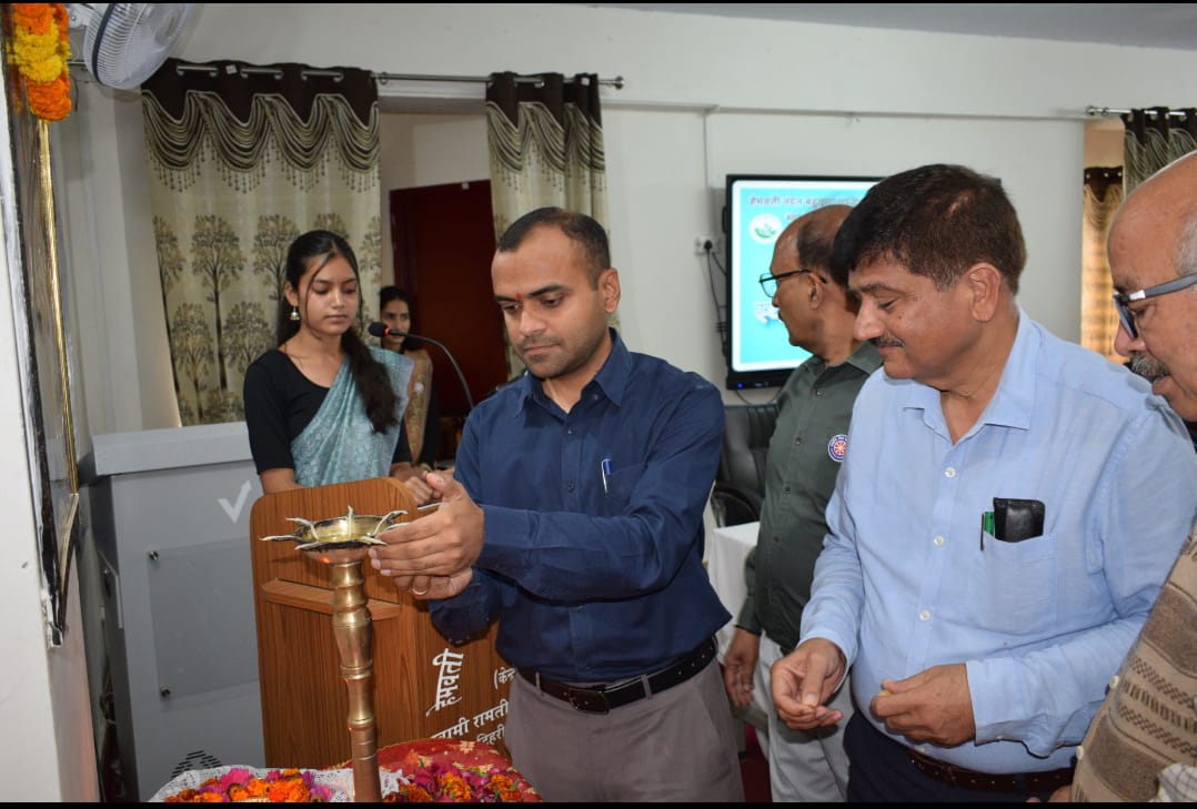 फोटो कैप्शन-27 एनटीएच 22-वीरवार को एसआरटी परिसर टिहरी में एनएसएस के कार्यक्रमों का दीप प्रज्वलन कर शुभारंभ करते हुए डीएम दीक्षित व अन्य फोटो कैप्शन-27 एनटीएच 22-वीरवार को एसआरटी परिसर टिहरी में एनएसएस के कार्यक्रमों का दीप प्रज्वलन कर शुभारंभ करते हुए डीएम दीक्षित व अन्य