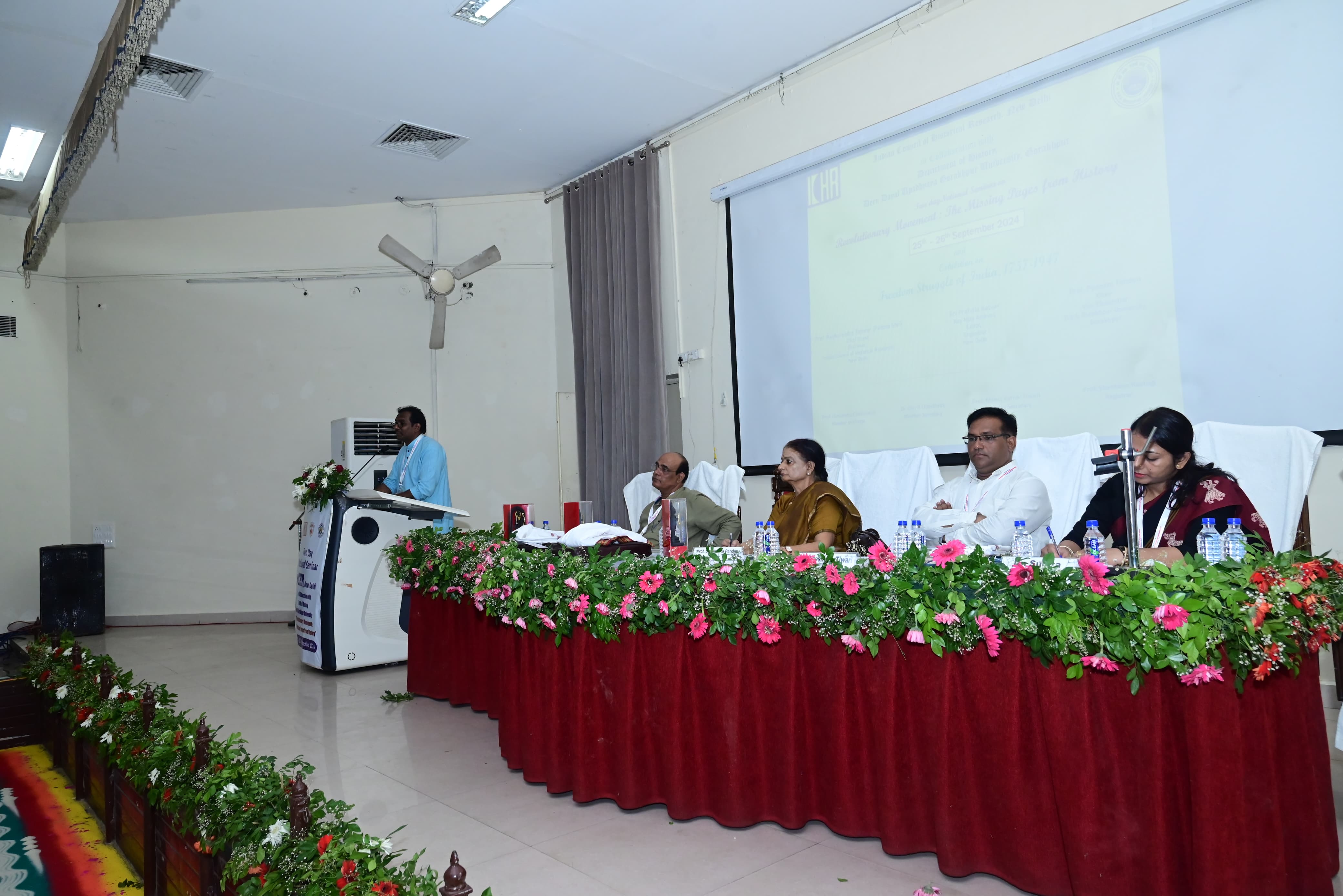 इतिहास घटनाओं नहीं, विचारों का होता है: प्रो.राजवन्त राव* इतिहास घटनाओं नहीं, विचारों का होता है: प्रो.राजवन्त राव*
