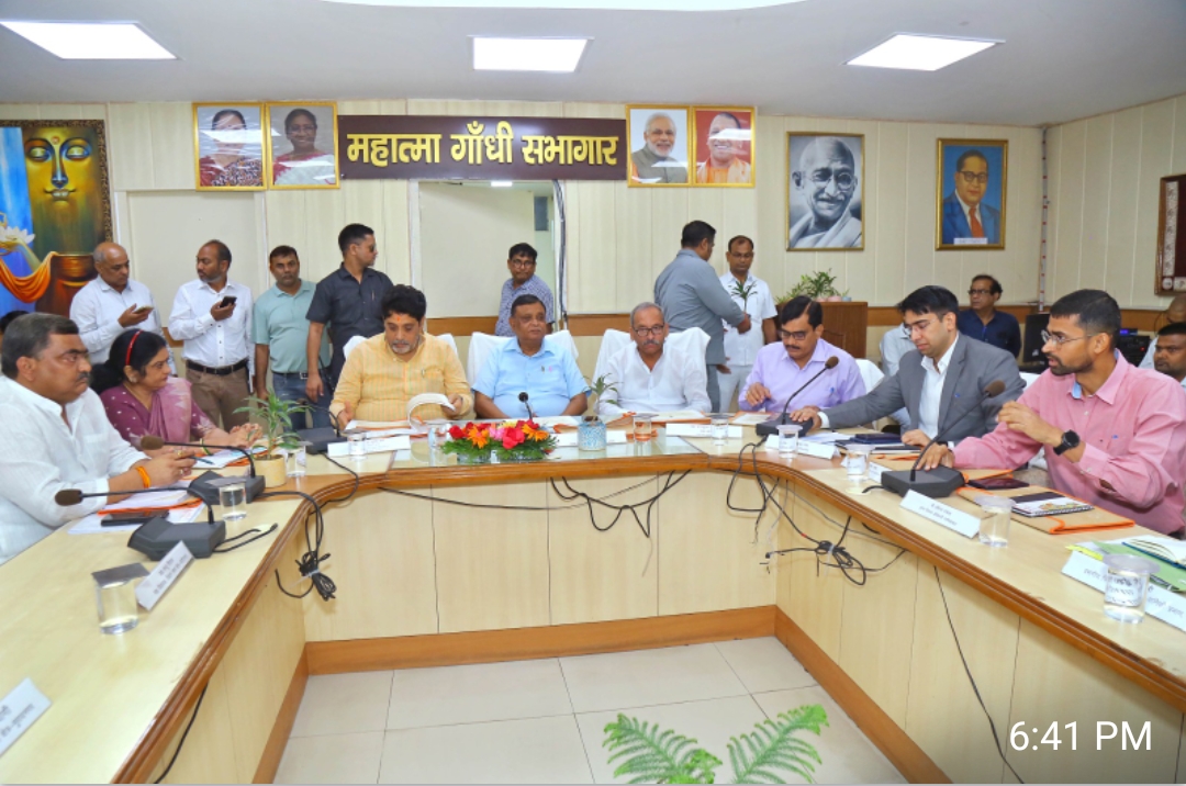 दिशा की बैठक में अतुल गर्ग दिशा की बैठक में अतुल गर्ग