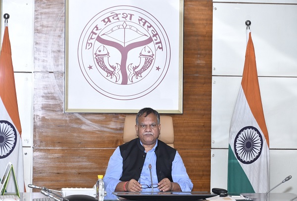 आईजीआरएस प्रकरणों में भ्रामक आख्या लगाने मामले काे लेकर अधिकारियाें काे सुधार कराने की बात करते मुखय सचिव आईजीआरएस प्रकरणों में भ्रामक आख्या लगाने मामले काे लेकर अधिकारियाें काे सुधार कराने की बात करते मुखय सचिव