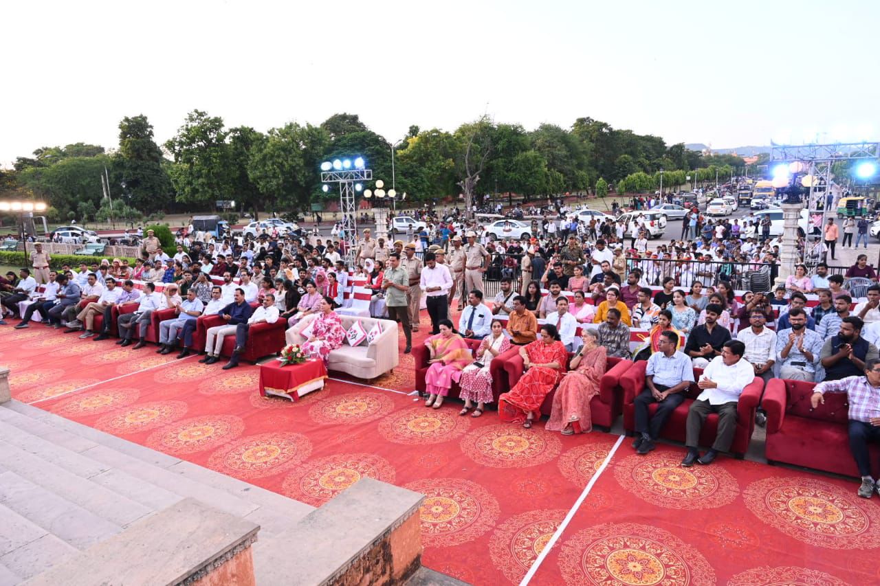 उपमुख्यमंत्री दिया कुमारी के मुख्य आतिथ्य में विश्व पर्यटन दिवस पर अल्बर्ट हॉल पर हुआ सांस्कृतिक संध्या का आयोजन उपमुख्यमंत्री दिया कुमारी के मुख्य आतिथ्य में विश्व पर्यटन दिवस पर अल्बर्ट हॉल पर हुआ सांस्कृतिक संध्या का आयोजन