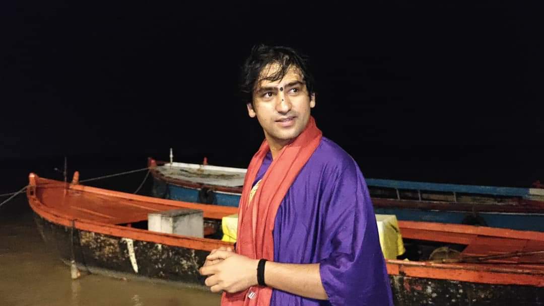 काशी में भ्रमण करते हुए: फोटो बच्चा गुप्ता काशी में भ्रमण करते हुए: फोटो बच्चा गुप्ता