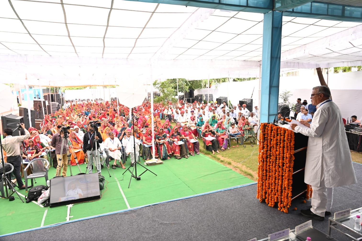 सम्बोधित करते जयपुर दुग्ध संघ अध्यक्ष ओमप्रकाश पूनियां