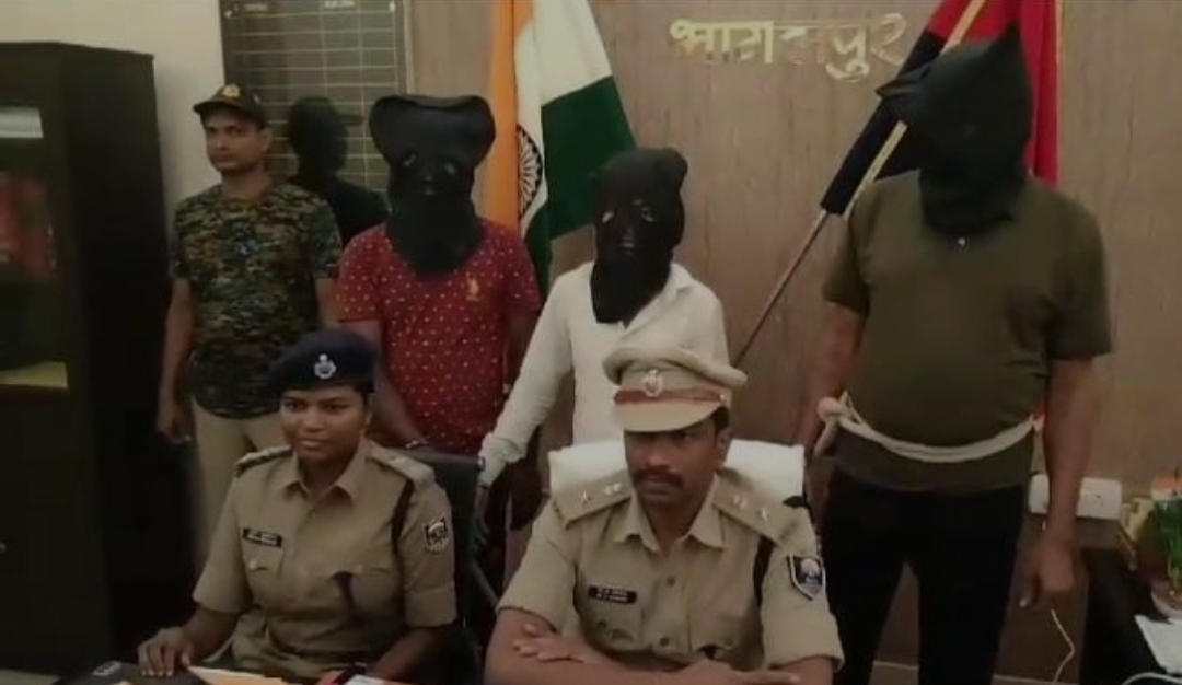 जानकारी देते सिटी एसपी जानकारी देते सिटी एसपी