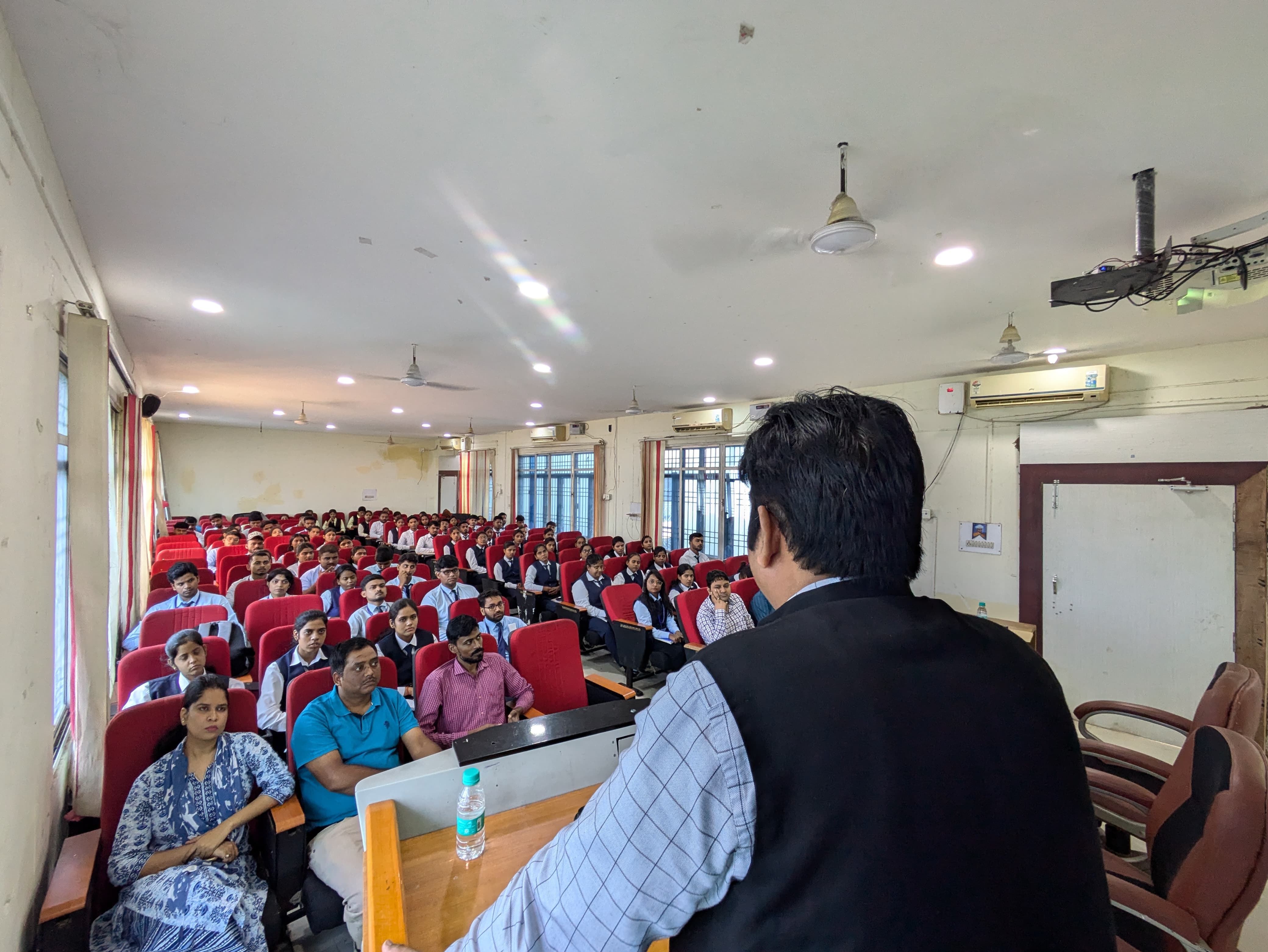 आईटी उद्योग की अंतर्दृष्टि पर संगोष्ठी का आयोजन आईटी उद्योग की अंतर्दृष्टि पर संगोष्ठी का आयोजन