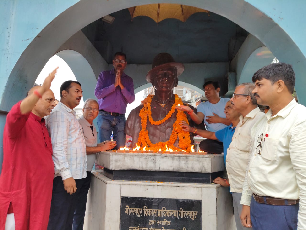 117 दिए जलाकर भगत सिंह की जन्म जयंती मनाई* 117 दिए जलाकर भगत सिंह की जन्म जयंती मनाई*