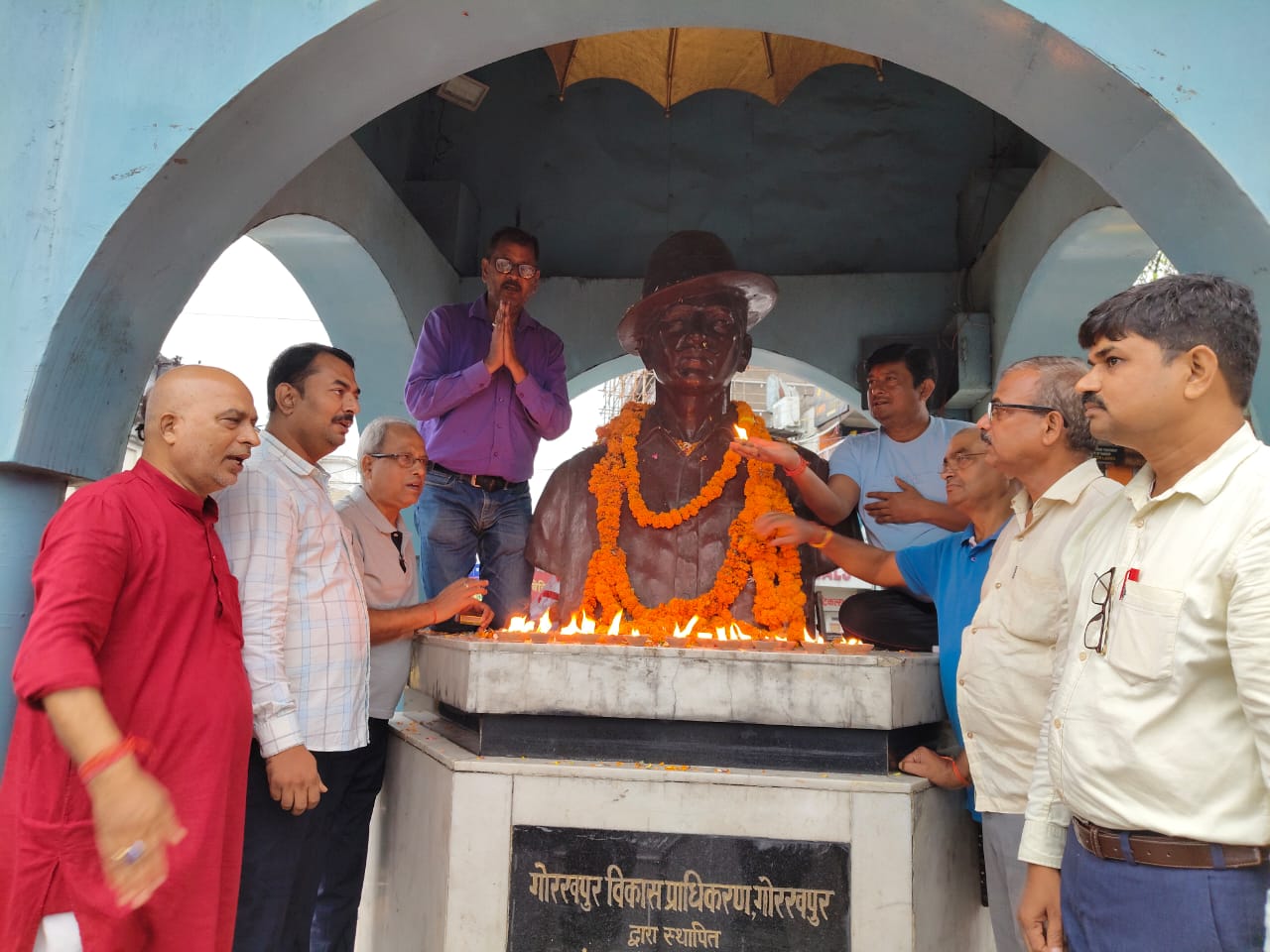 117 दिए जलाकर भगत सिंह की जन्म जयंती मनाई* 117 दिए जलाकर भगत सिंह की जन्म जयंती मनाई*